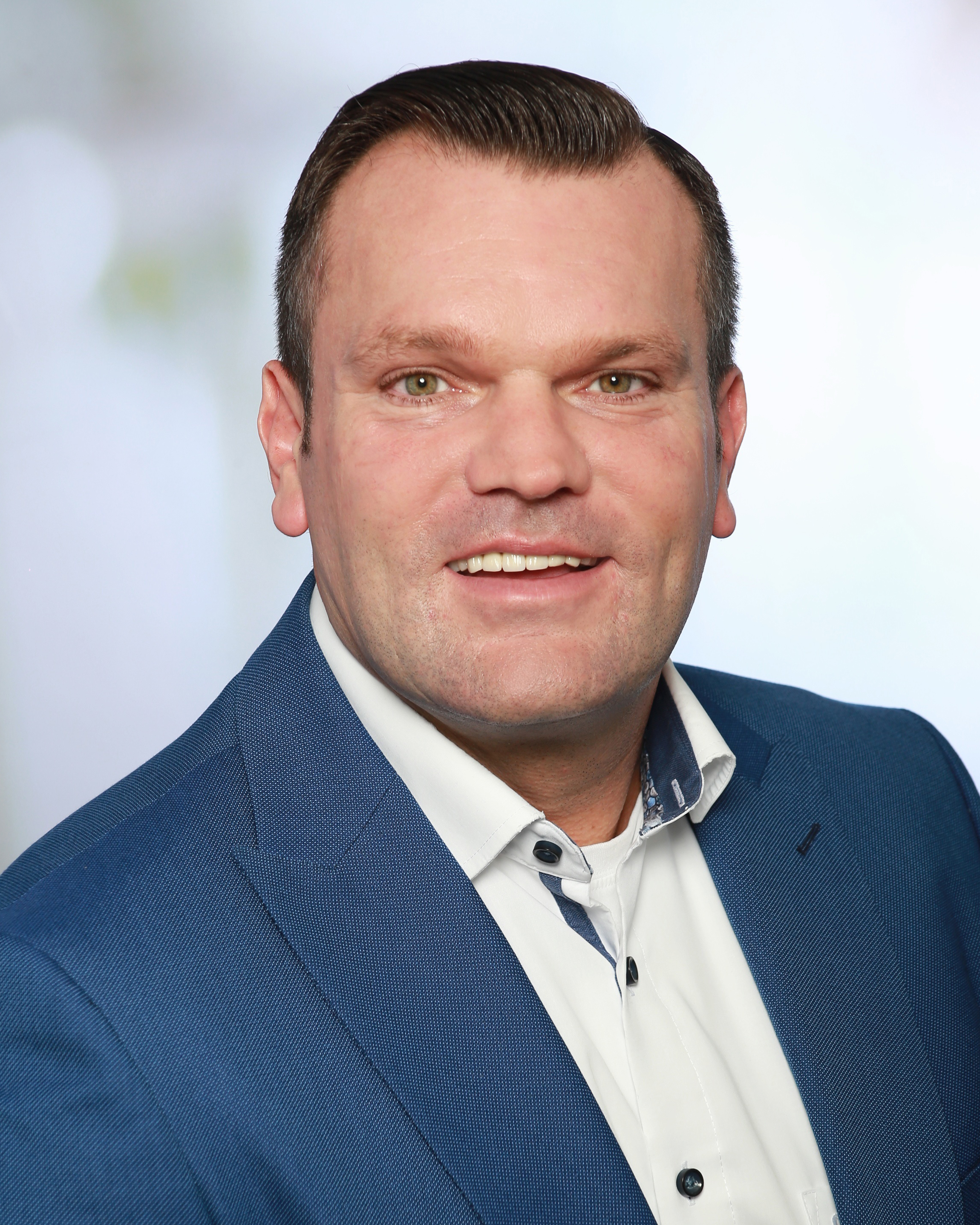 DENNIS KLEEN